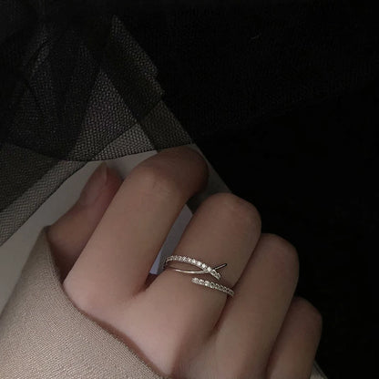 925 Sterling Silber Vergoldeter Verstellbarer Ring mit Steinchen