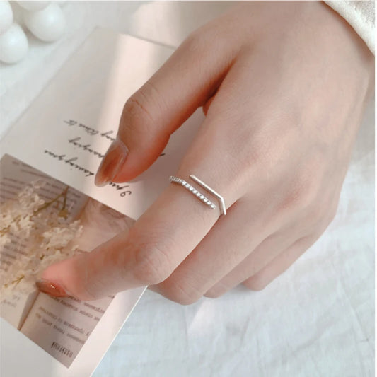 925 Sterling Silber Vergoldeter Verstellbarer Ring mit Steinchen